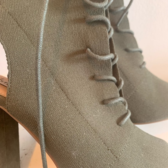 Steve Madden Green fabric open heel booties - Picture 3 of 7